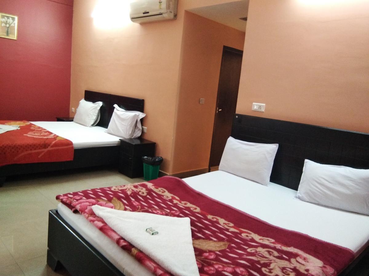 Hotel A.R.Residency Kunnamangalam Exteriér fotografie